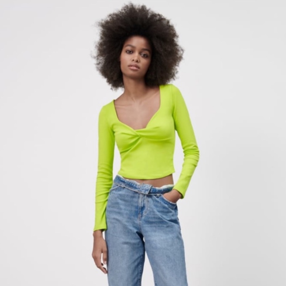 ZARA: Knotted Long Sleeve Crop Top